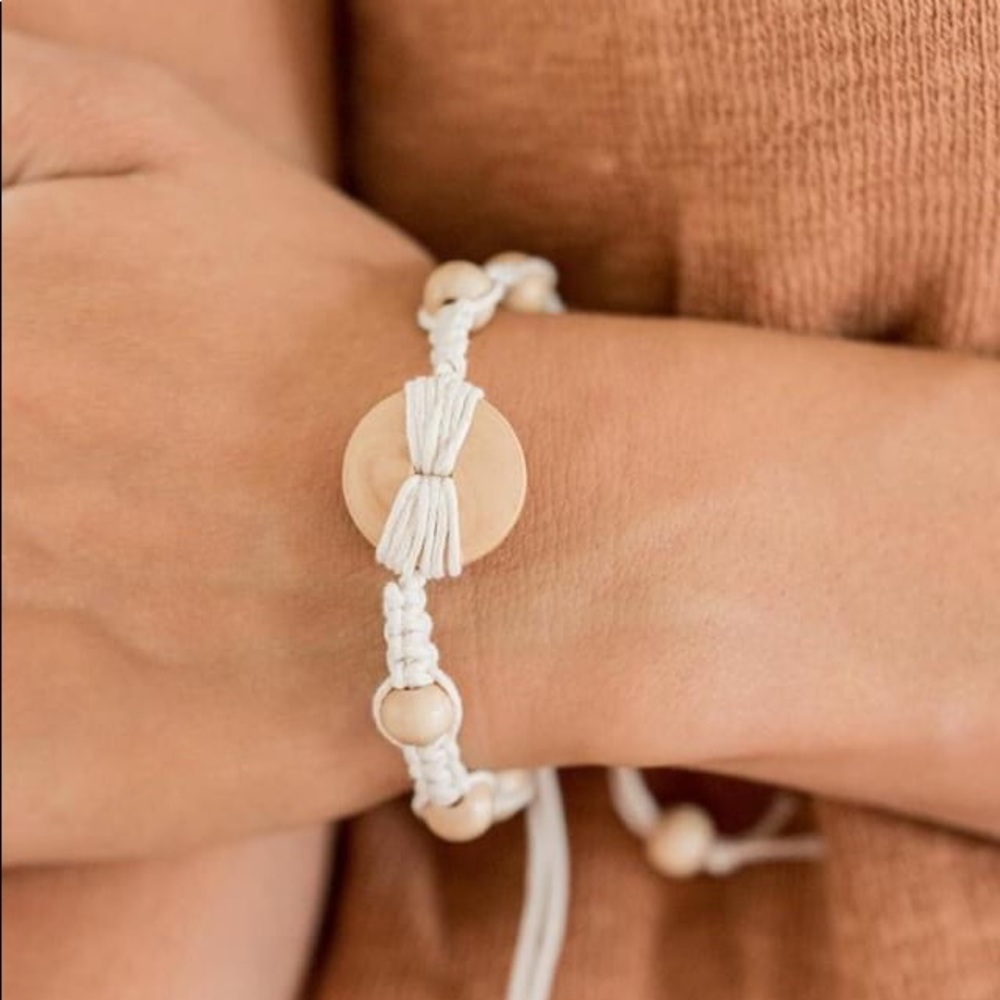 ❤️‍🔥5/$25❤️‍🔥 The Road Knot Taken White Bracelet